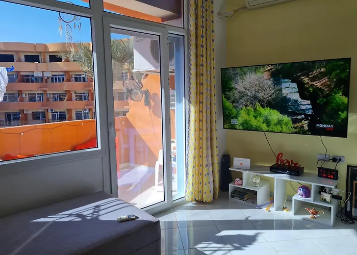 Oasis Soraya - 2 Bed Apt, Recently Renovated And Fully Furnished With Pool Views In Al Ahyaa Egypt شقة الغردقة