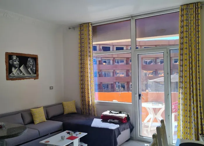 Oasis Soraya - 2 Bed Apt, Recently Renovated And Fully Furnished With Pool Views In Al Ahyaa Egypt *